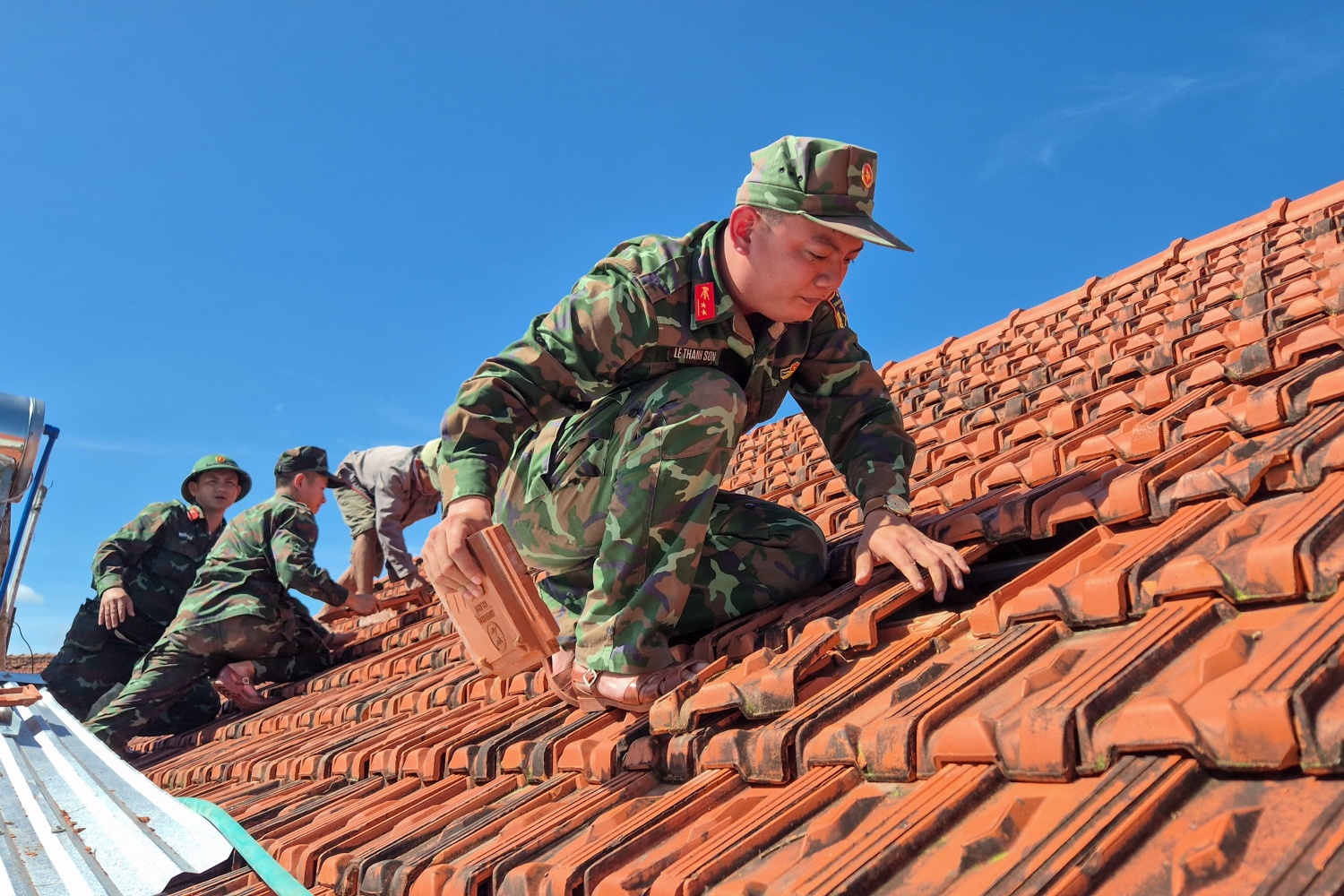 Quảng Ngãi nỗ lực khắc phục hậu quả do bão số 13