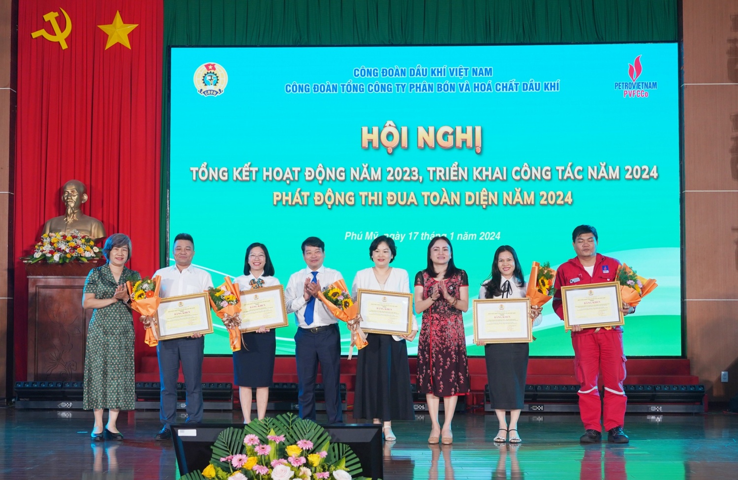 Nữ cán bộ Công đoàn tận tâm vì người lao động