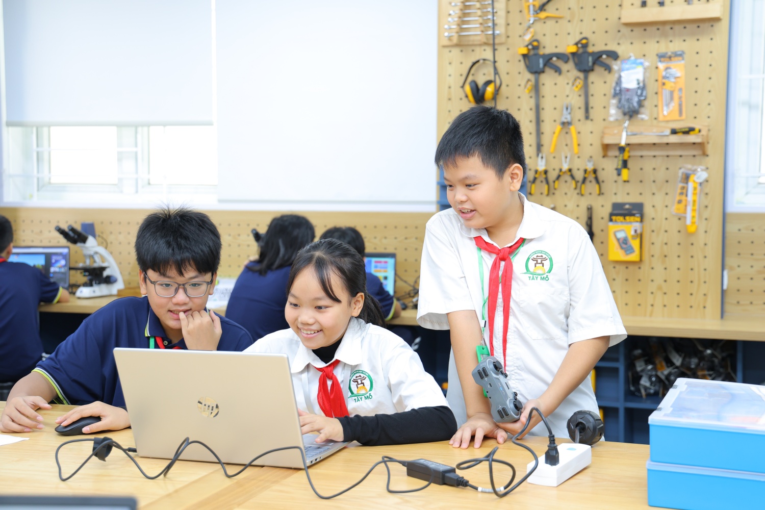 Khi tri thức được thắp sáng từ những phòng STEM