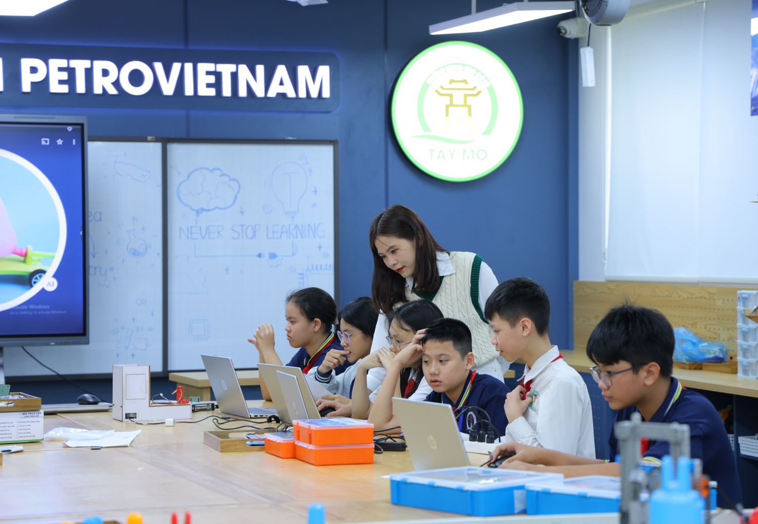 Khi tri thức được thắp sáng từ những phòng STEM