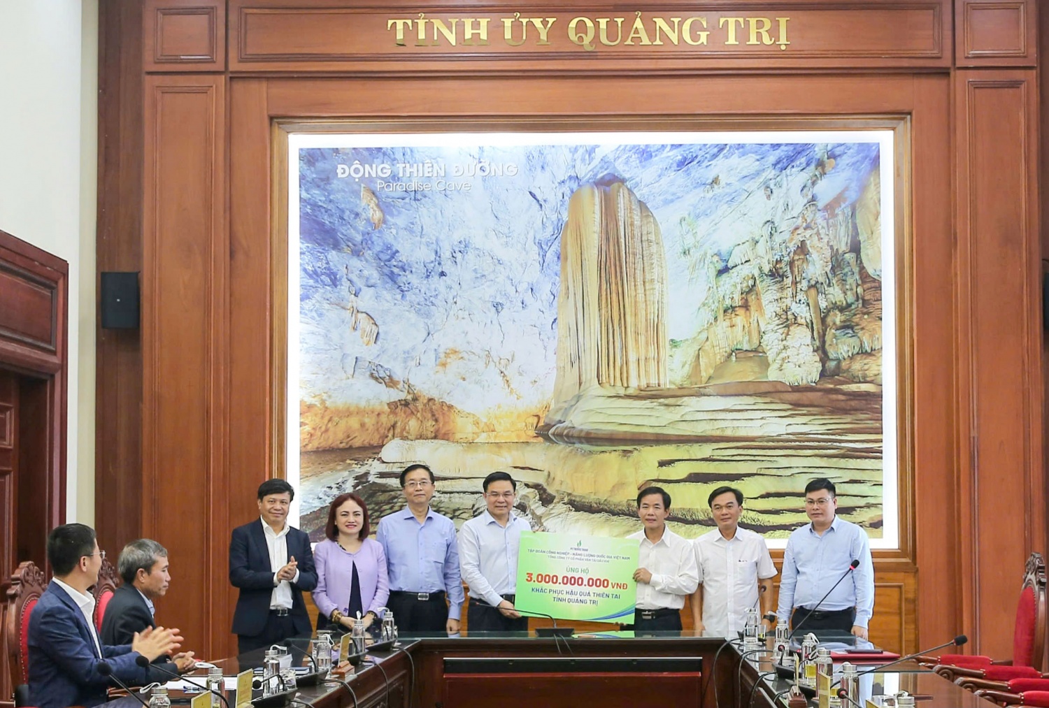 Petrovietnam trao tặng tỉnh Quảng Trị 3 tỷ đồng để góp phần khắc phục hậu quả thiên tai