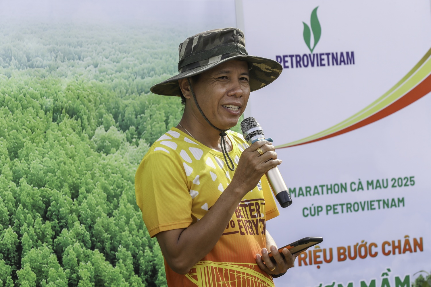 “Triệu bước chân – Ươm mầm bền vững”: Petrovietnam trồng 4.000 cây rừng ngập mặn tại Cà Mau