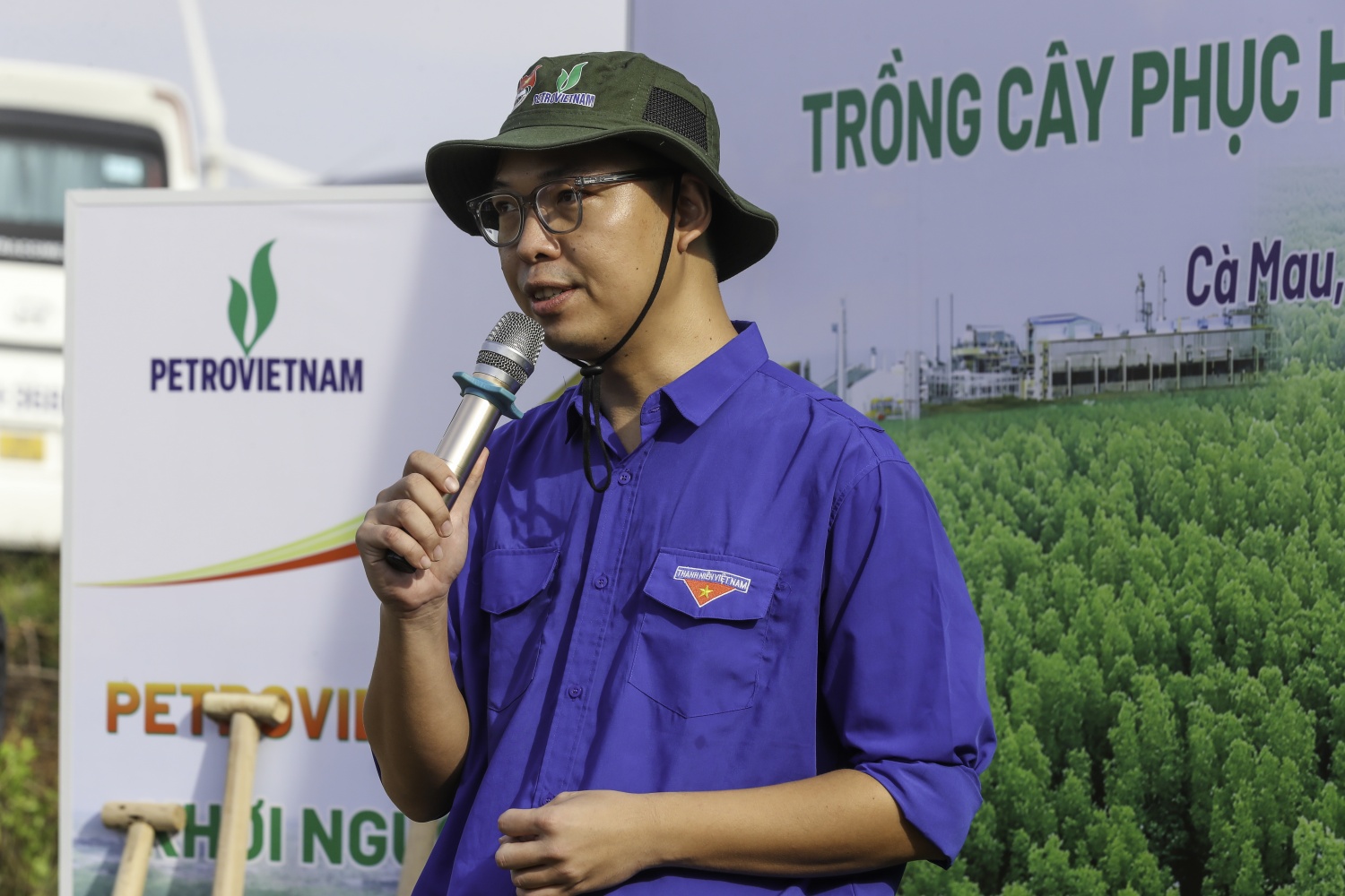 “Triệu bước chân – Ươm mầm bền vững”: Petrovietnam trồng 4.000 cây rừng ngập mặn tại Cà Mau