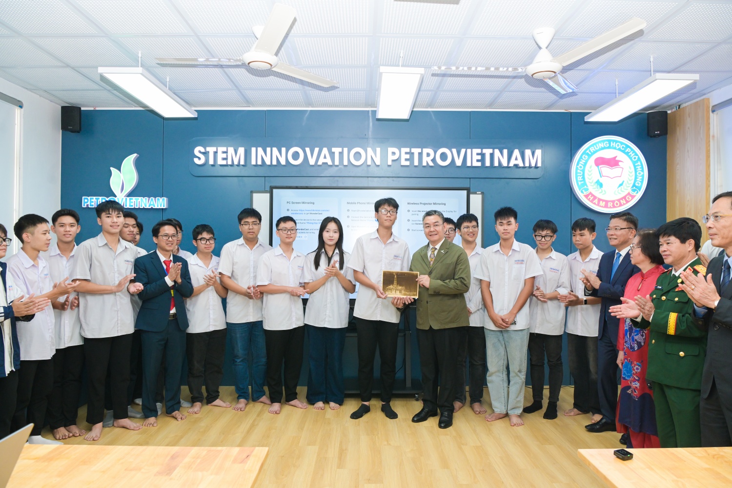 Petrovietnam khánh thành hai phòng thực hành STEM tại tỉnh Thanh Hóa