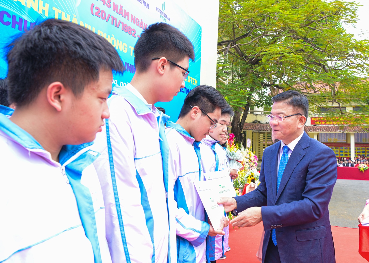 [Chùm ảnh] Petrovietnam khánh thành hai phòng thực hành STEM tại Thanh Hóa