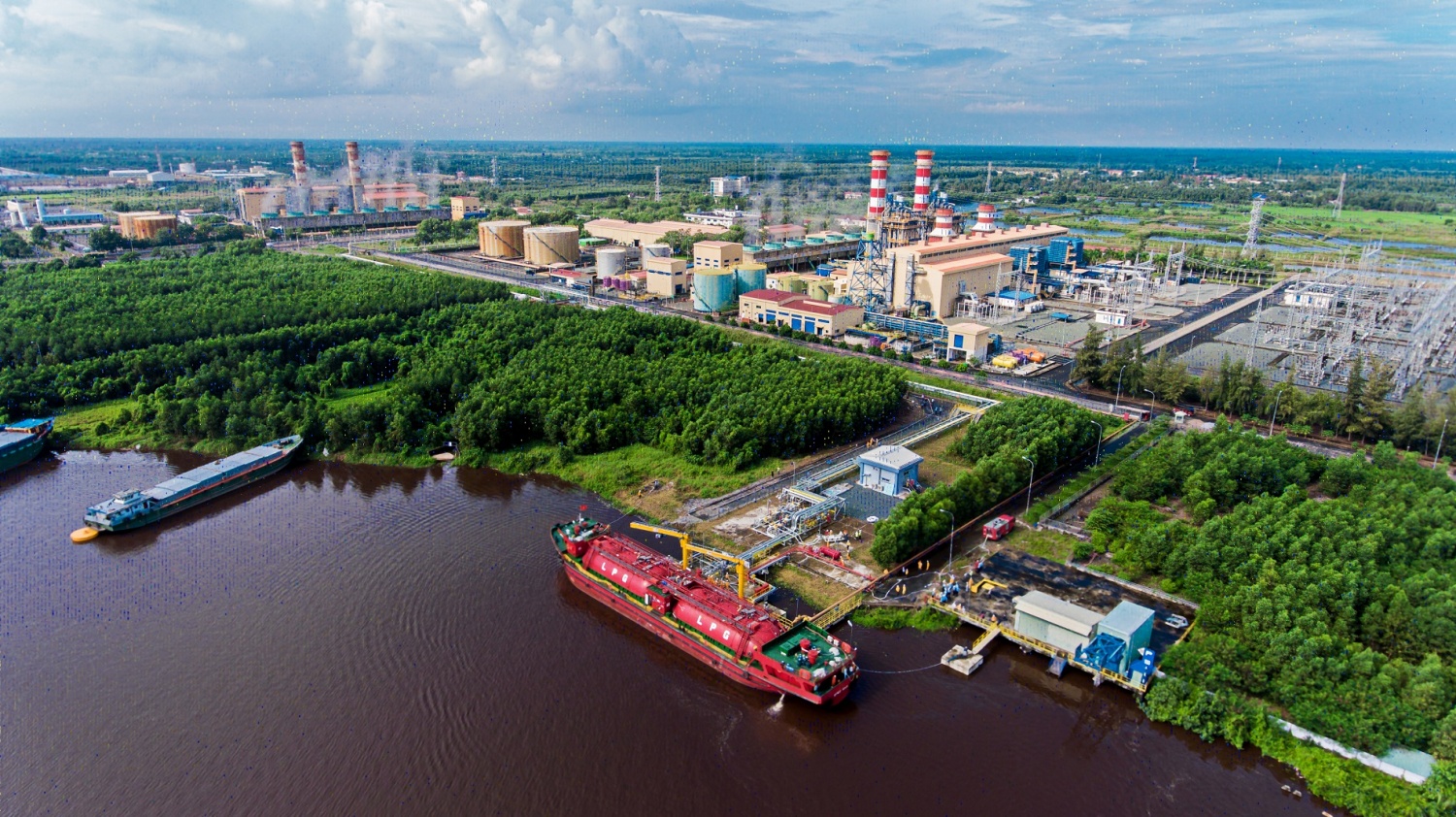 Petrovietnam không chỉ khai thác dầu khí mà còn là Tập đoàn đa ngành
