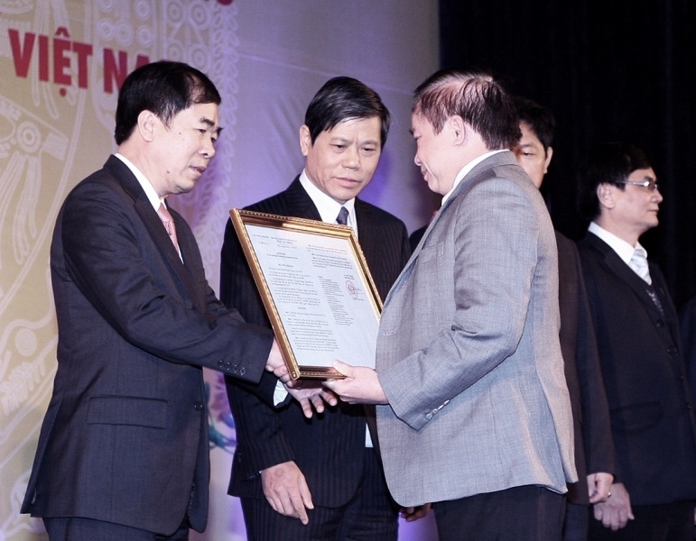 Khởi nguồn lý tưởng: Sứ mệnh và tầm nhìn PVU ngày đầu thành lập Khởi nguồn lý tưởng: Sứ mệnh và tầm nhìn PVU từ ngày đầu thành lập