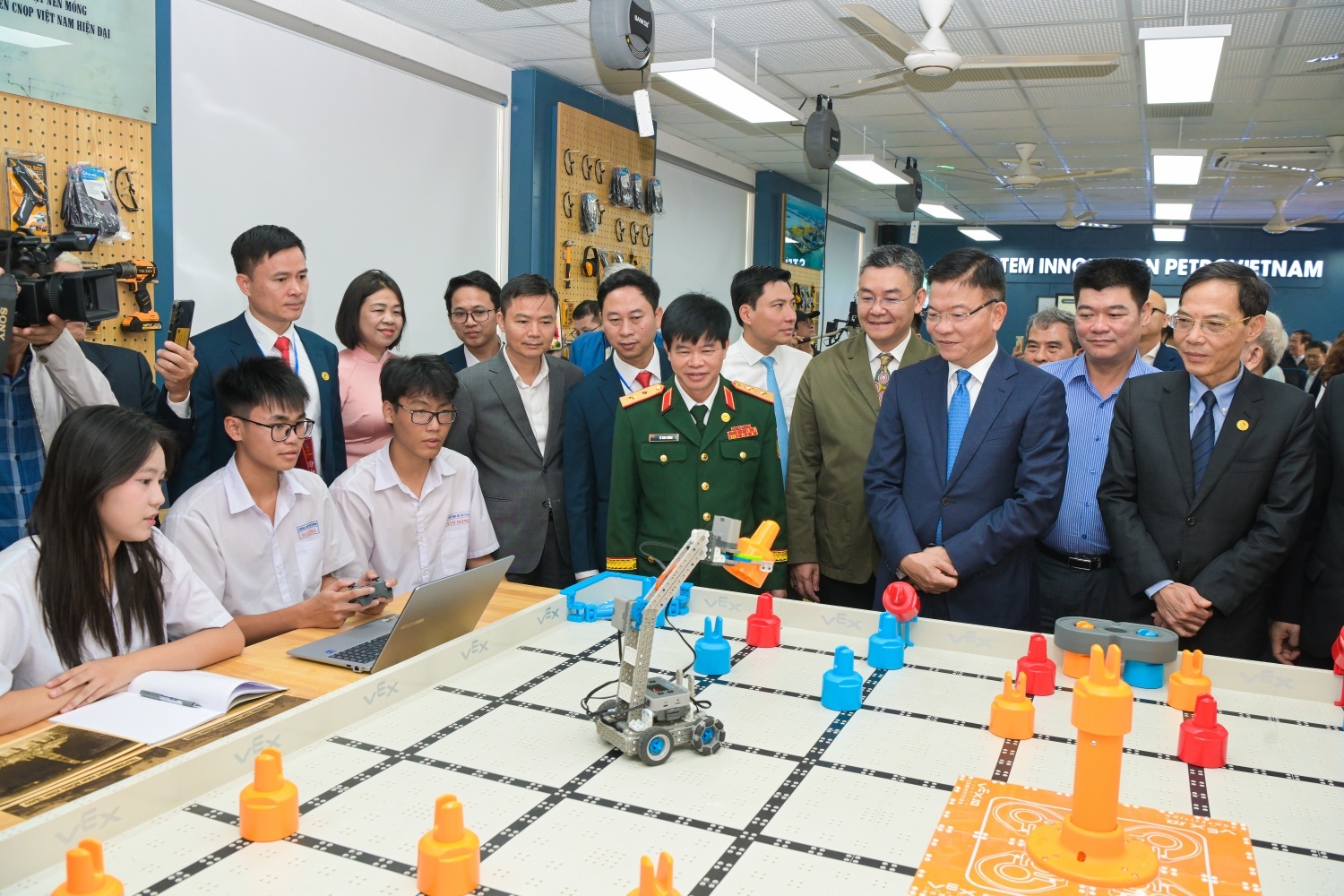 STEM Innovation Petrovietnam: Kiến tạo hạ tầng tri thức cho quốc gia