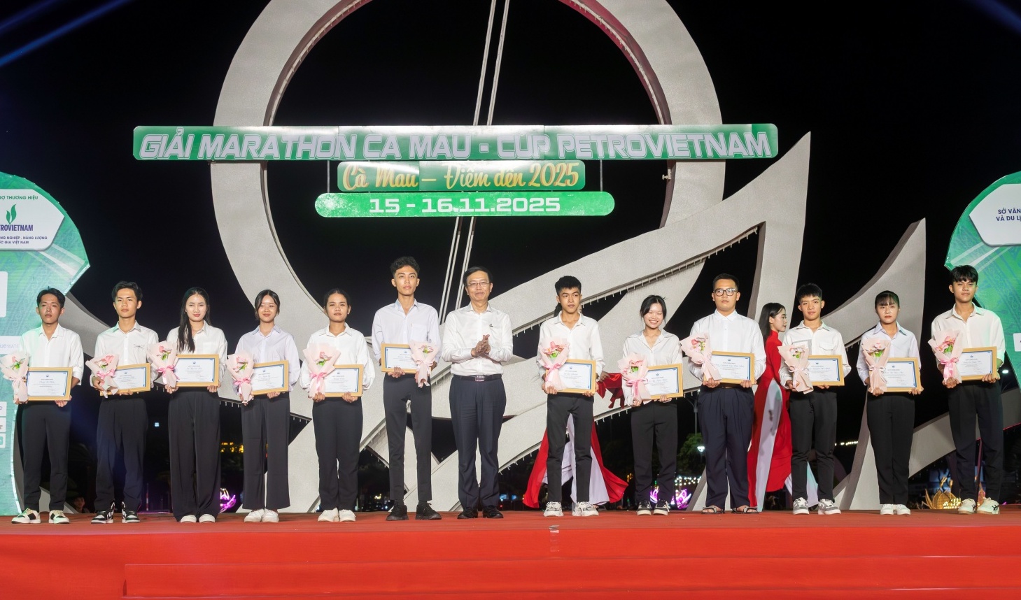 60 tỷ đồng được trao cho Quỹ Thắp Sáng Niềm Tin tại Giải Marathon Cà Mau 2025 - Cúp Petrovietnam