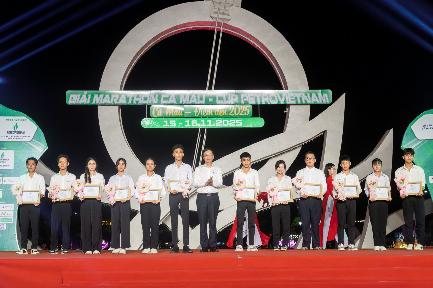 60 tỷ đồng được trao cho Quỹ Thắp Sáng Niềm Tin tại Giải Marathon Cà Mau 2025 - Cúp Petrovietnam