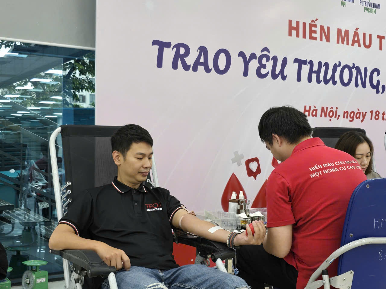 Tuổi trẻ Petrovietnam tổ chức chương trình hiến máu tình nguyện: “Trao yêu thương, tiếp thêm sự sống”