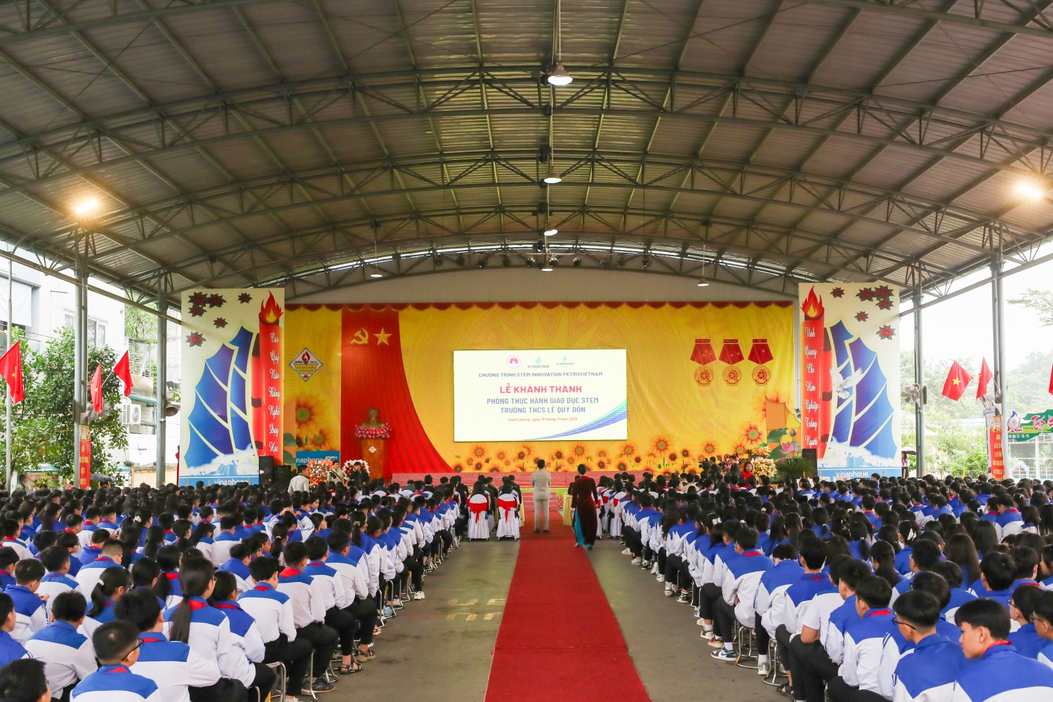 [Chùm ảnh] Một bước tiến đầy tự hào: Khánh thành Phòng STEM tại Tuyên Quang