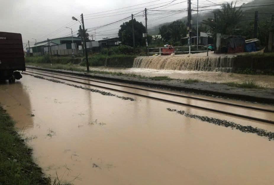 Ga Cây Cầy tại xã Suối Hiệp, tỉnh Khánh Hòa bị ngập sáng 19/11