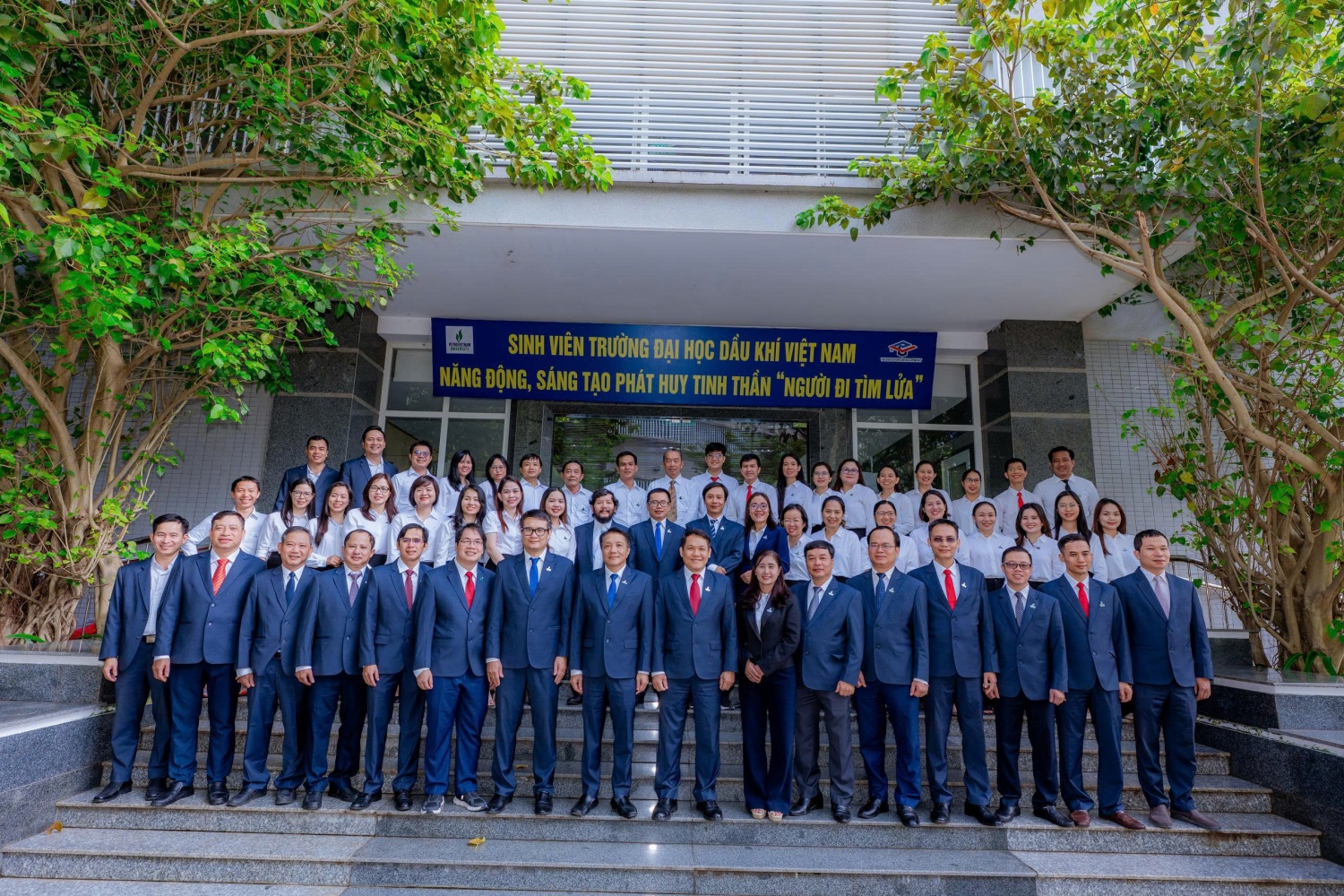 Trường Đại học Dầu khí Việt Nam tự hào hành trình 15 năm hình thành và phát triển Trường Đại học Dầu khí Việt Nam tự hào hành trình 15 năm hình thành và phát triển