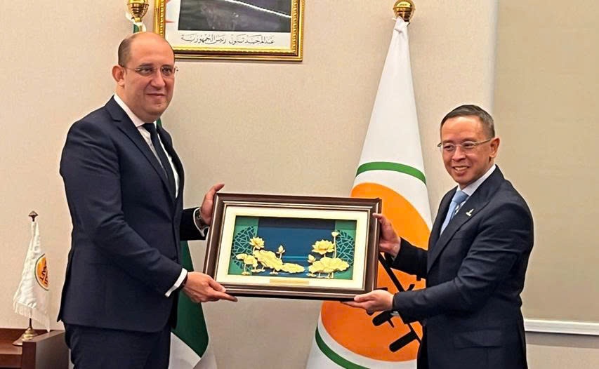 Petrovietnam làm việc với Cục Quản lý thẩm định và tối ưu tài nguyên Dầu khí Algeria