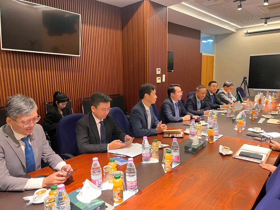 Các Bên trao đổi trên tinh thần hợp tác và hiểu biết lẫn nhau 