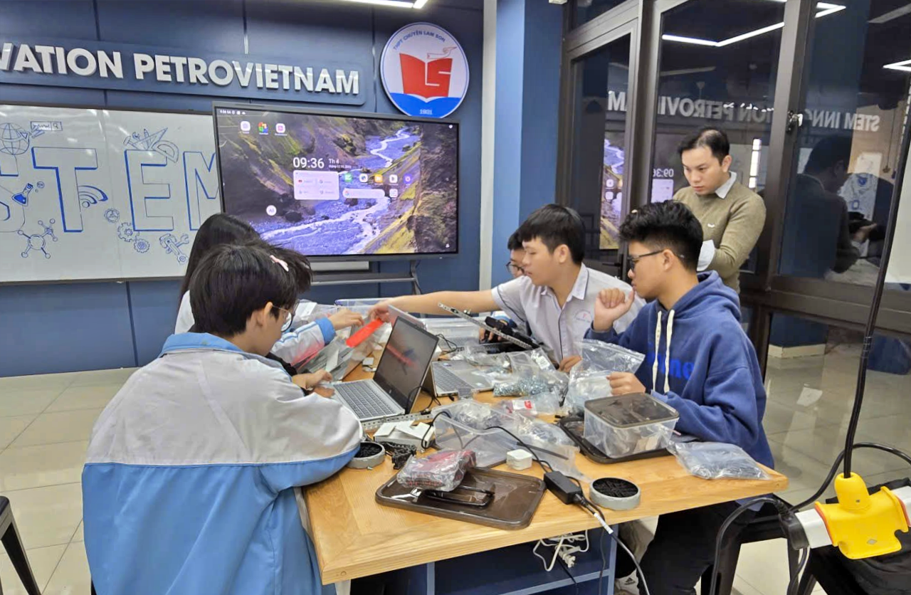 Khi STEM Innovation Petrovietnam thắp lên ngọn lửa sáng tạo từ Bắc vào Nam