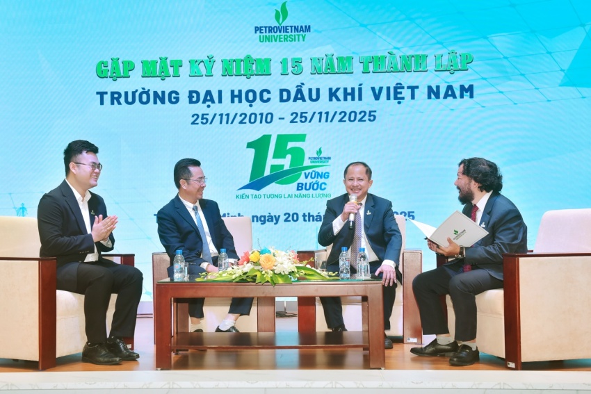 PVU Kỷ niệm 15 năm thành lập: Vững bước, kiến tạo tương lai năng lượng PVU kỷ niệm 15 năm thành lập: Vững bước - Kiến tạo tương lai năng lượng