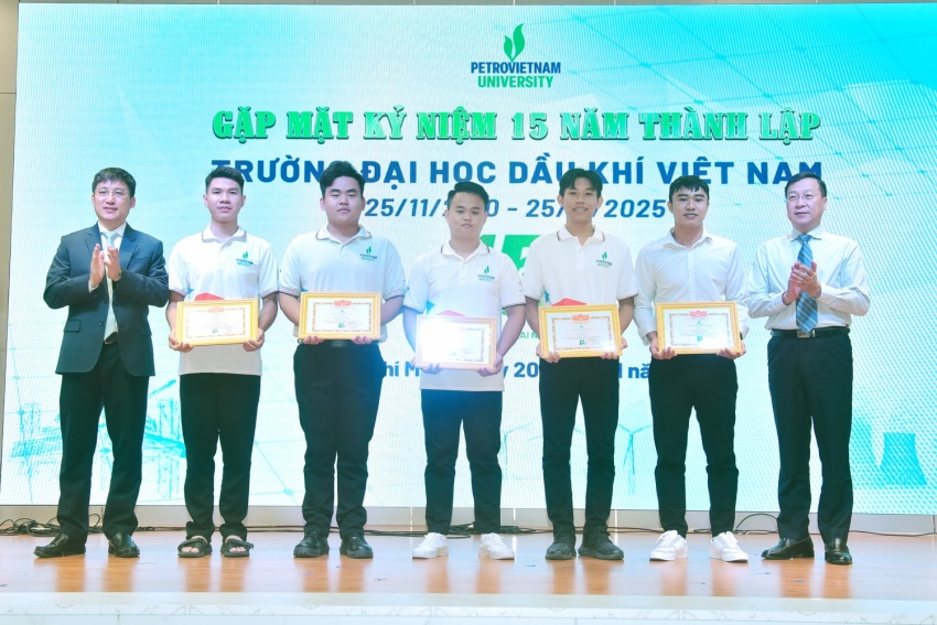 PVU Kỷ niệm 15 năm thành lập: Vững bước, kiến tạo tương lai năng lượng PVU kỷ niệm 15 năm thành lập: Vững bước - Kiến tạo tương lai năng lượng