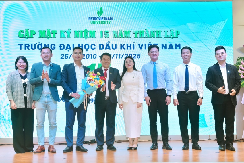 PVU Kỷ niệm 15 năm thành lập: Vững bước, kiến tạo tương lai năng lượng PVU kỷ niệm 15 năm thành lập: Vững bước - Kiến tạo tương lai năng lượng