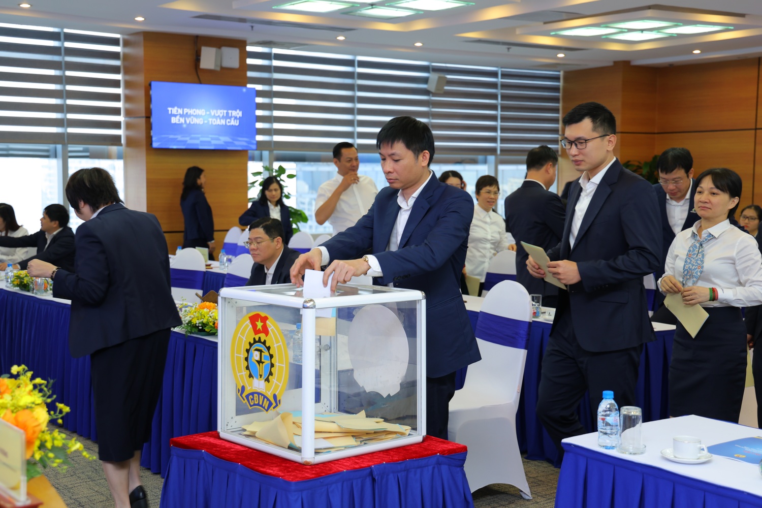 Đổi mới vì người lao động, đồng hành vì sự phát triển bền vững của Petrovietnam