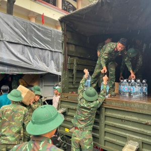 Petrovietnam vận chuyển nhu yếu phẩm hỗ trợ đồng bào Đắk Lắk bị ảnh hưởng bởi thiên tai