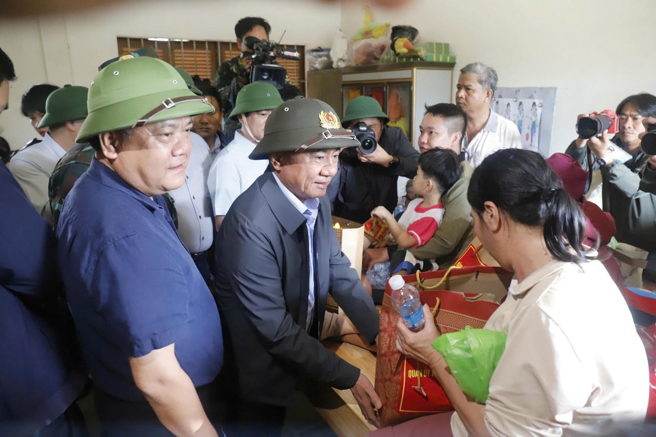 Petrovietnam chung tay cùng đất nước, hỗ trợ tỉnh Khánh Hòa khắc phục hậu quả mưa lũ