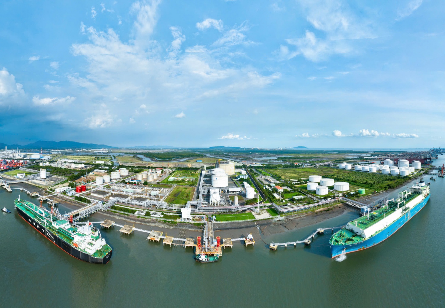 PV GAS đã làm chủ vận hành kho cảng LNG đầu tiên tại Việt Nam như thế nào?