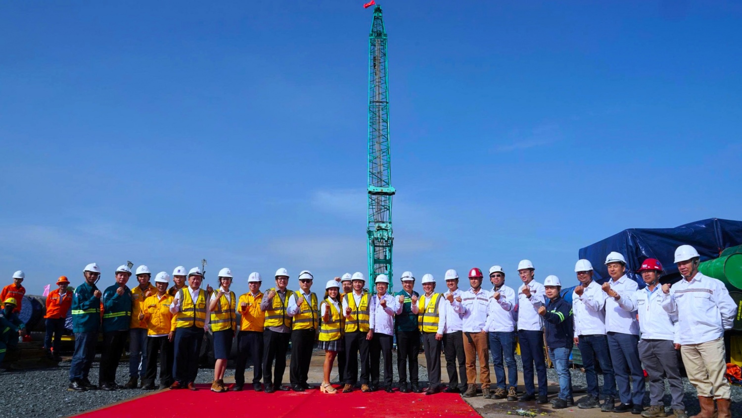 Khởi công thi công cơ khí tuyến ống bờ Lô B - Ô Môn: Mốc tiến độ quan trọng trên toàn tuyến