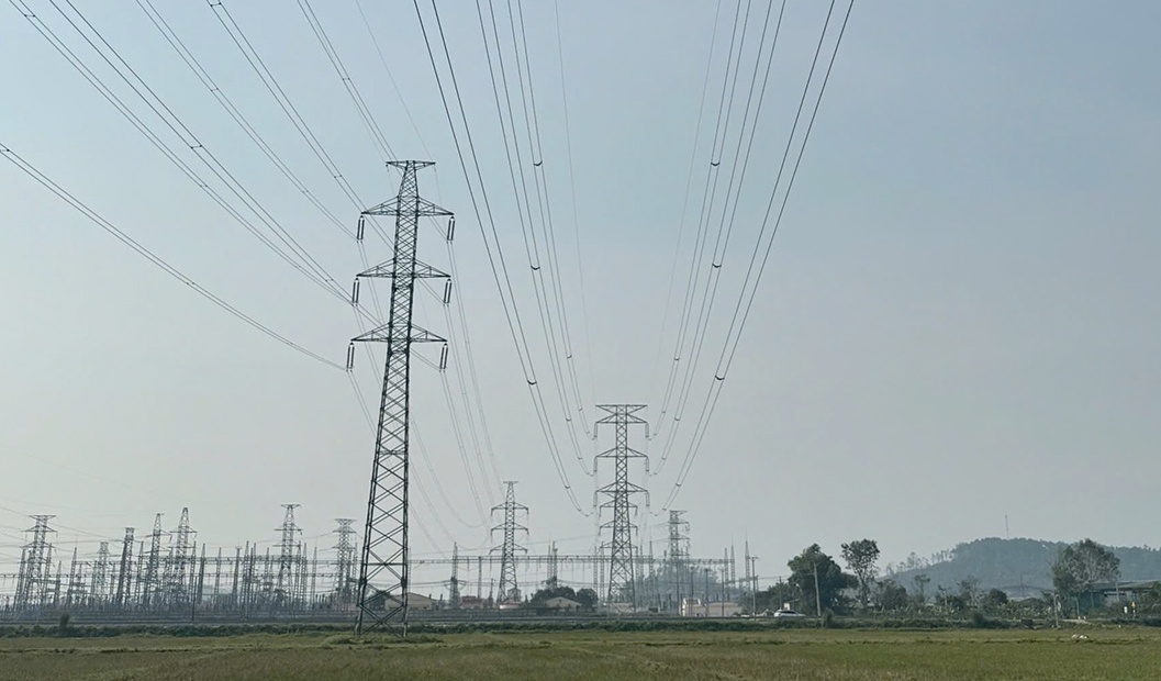 Việt Nam nhập khẩu hơn 7,2 tỷ kWh điện trong 7 tháng