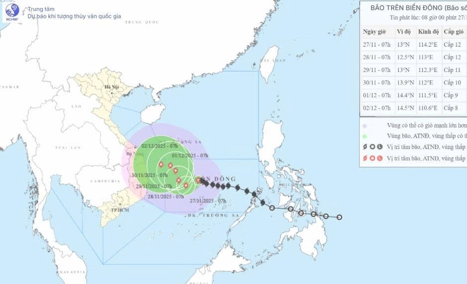 Bão Koto giật cấp 15, hướng di chuyển khó lường
