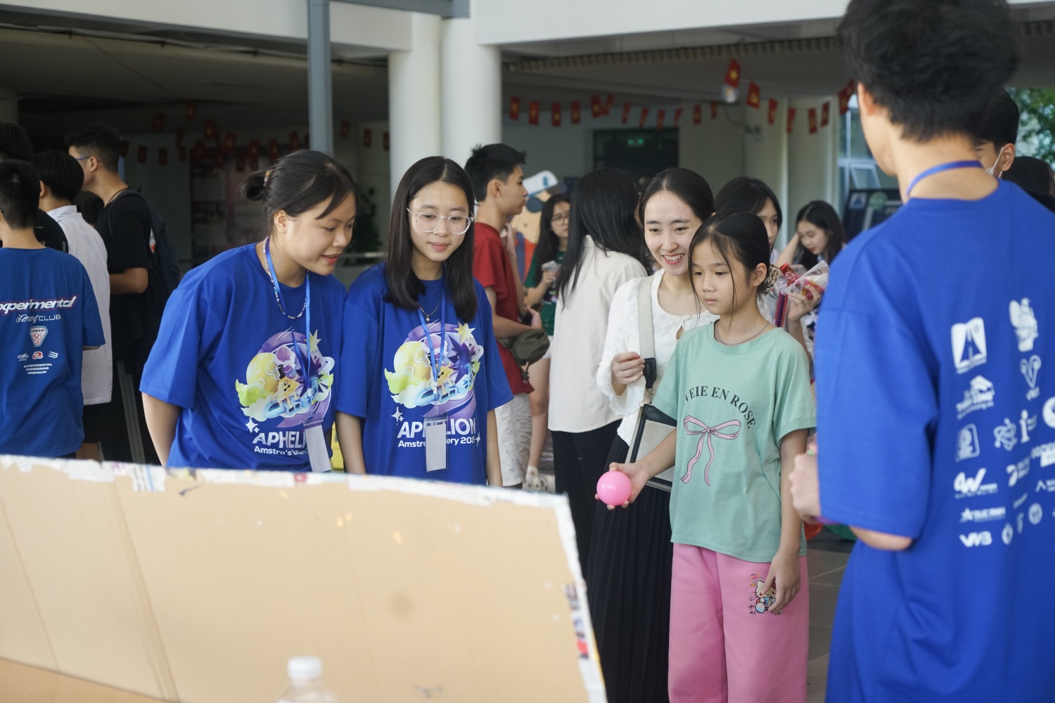 Amstro’s Gallery 2025: Aphelion - Hành trình dấn thân vào miền tri thức của khoa học vũ trụ Amstro’s Gallery 2025: Aphelion - Hành trình dấn thân vào miền tri thức của khoa học vũ trụ