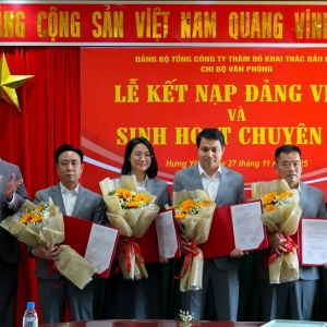 [VIDEO] Chi bộ Văn phòng PVEP tổ chức về nguồn và kết nạp đảng viên tại Khu lưu niệm Công trình Dầu khí