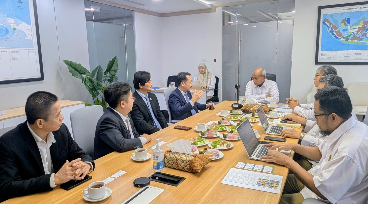 Tổng Giám đốc PVEP Nguyễn Thiện Bảo làm việc với Chủ tịch SKK-Migas