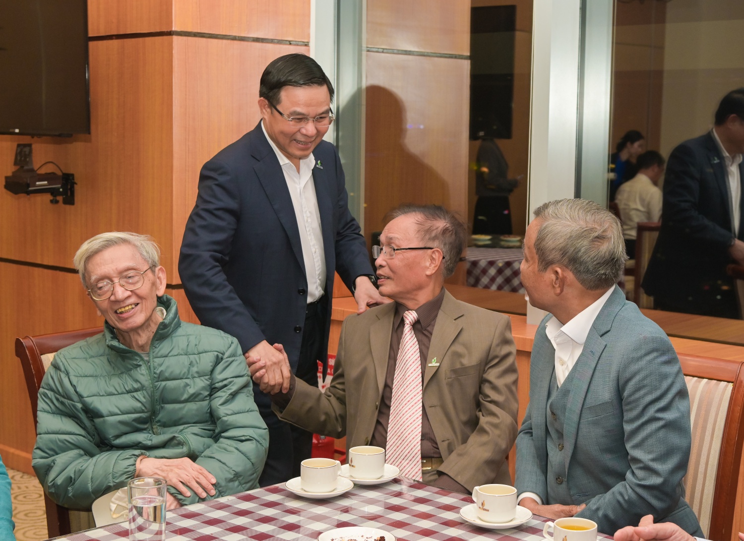 Petrovietnam tri ân cán bộ lãnh đạo qua các thời kỳ nhân kỷ niệm Ngày truyền thống ngành Dầu khí Việt Nam