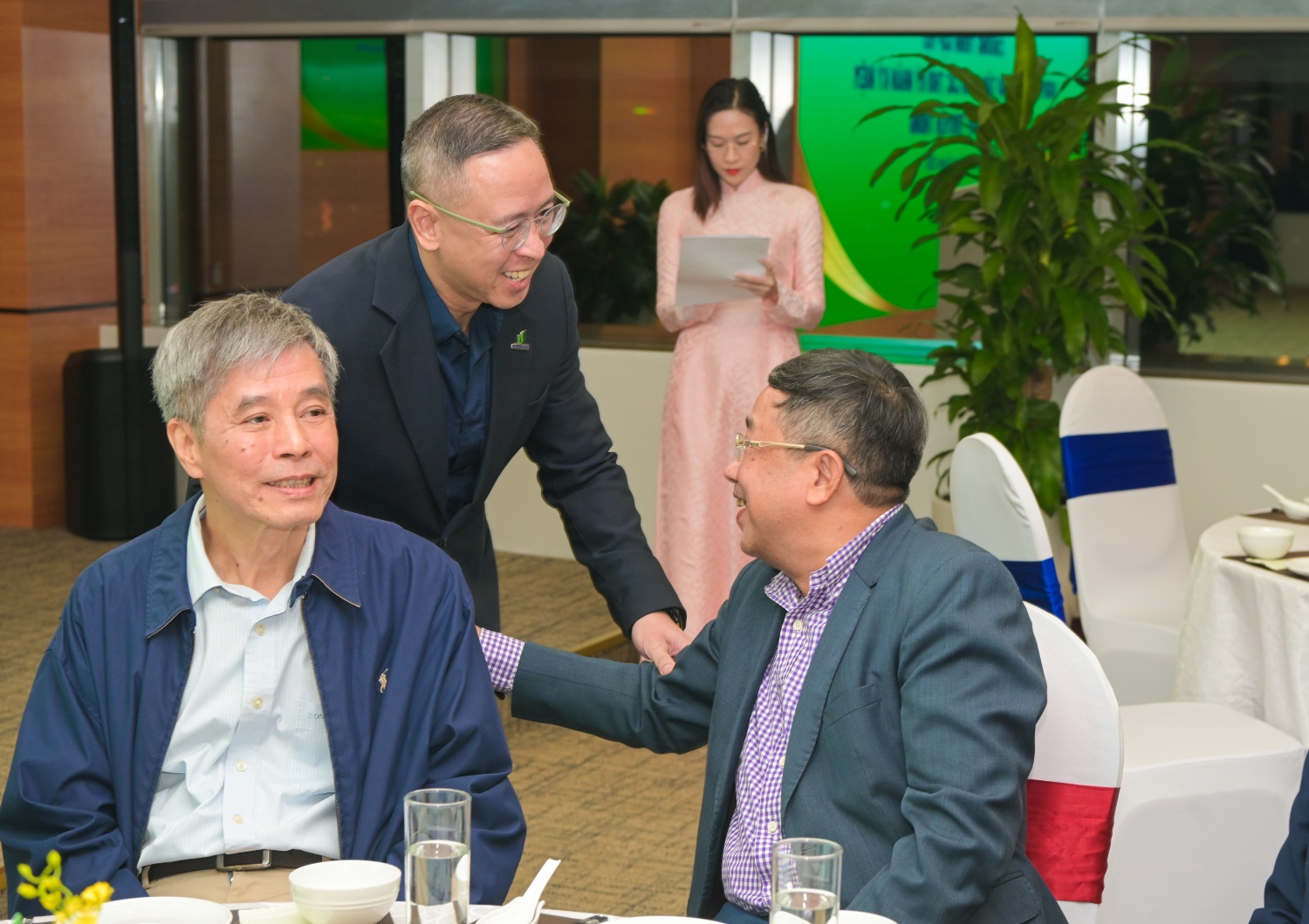 Petrovietnam tri ân cán bộ lãnh đạo qua các thời kỳ nhân kỷ niệm Ngày truyền thống ngành Dầu khí Việt Nam