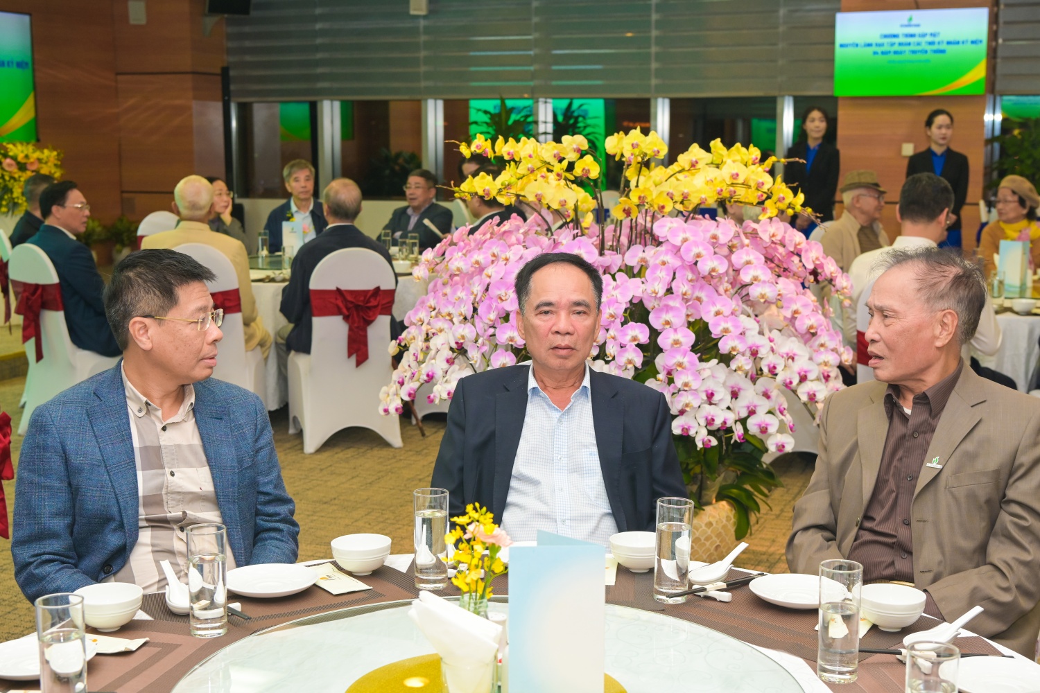 Petrovietnam tri ân cán bộ lãnh đạo qua các thời kỳ nhân kỷ niệm Ngày truyền thống ngành Dầu khí Việt Nam