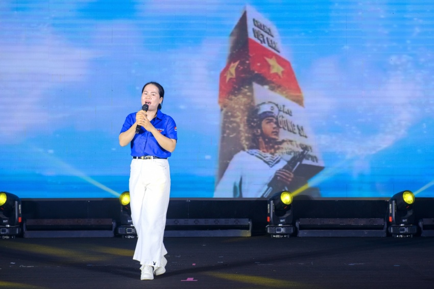 Kết nối cảm xúc, lan tỏa yêu thương - Dấu ấn sẻ chia vì đồng bào vùng lũ