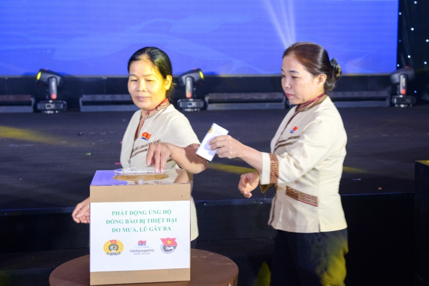 Kết nối cảm xúc, lan tỏa yêu thương - Dấu ấn sẻ chia vì đồng bào vùng lũ