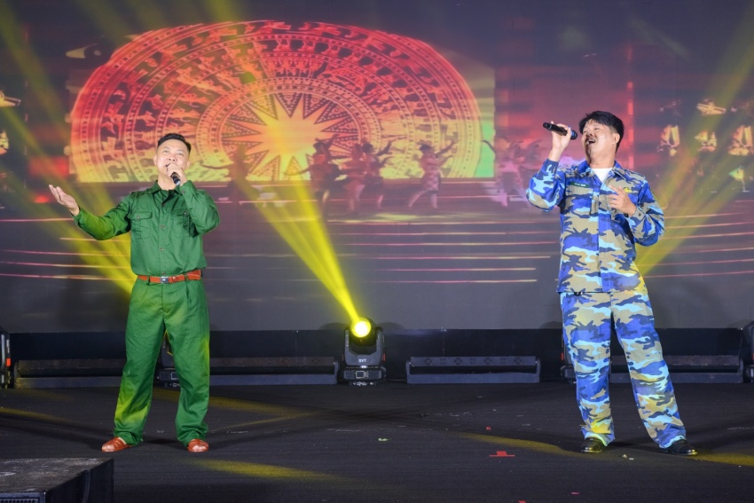 Kết nối cảm xúc, lan tỏa yêu thương - Dấu ấn sẻ chia vì đồng bào vùng lũ