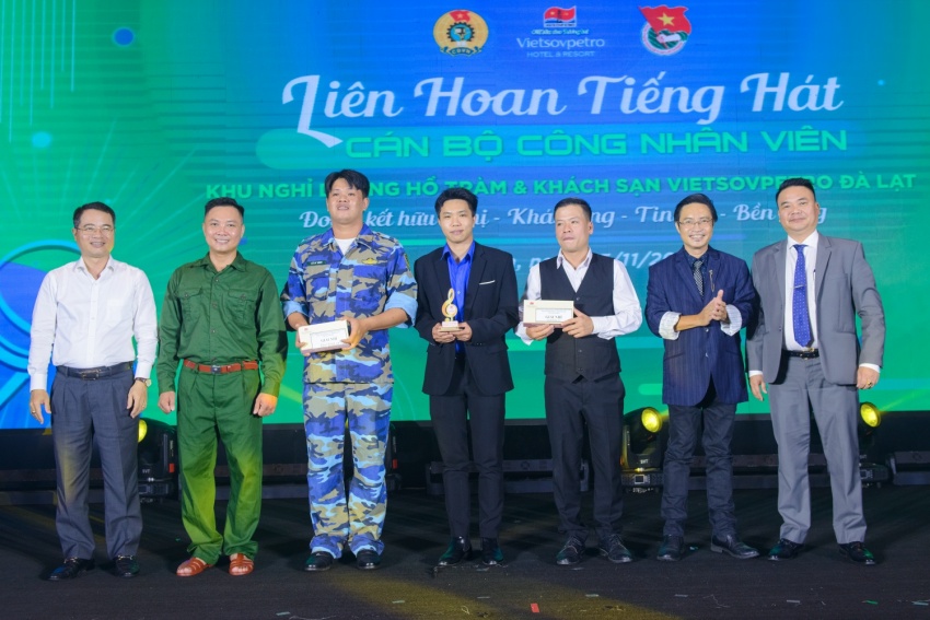 Kết nối cảm xúc, lan tỏa yêu thương - Dấu ấn sẻ chia vì đồng bào vùng lũ