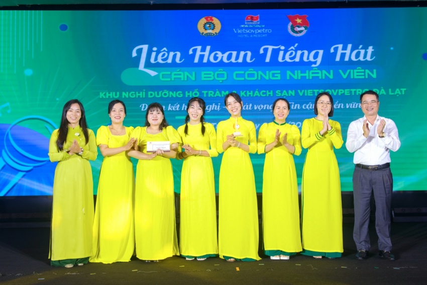 Kết nối cảm xúc, lan tỏa yêu thương - Dấu ấn sẻ chia vì đồng bào vùng lũ