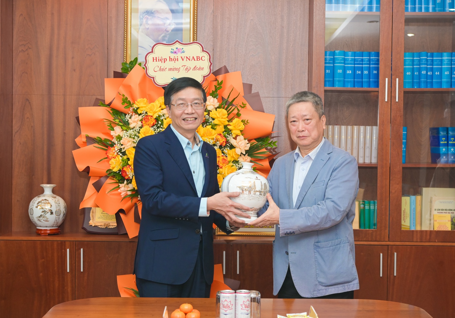 VNABC và HUMG chúc mừng Petrovietnam nhân kỷ niệm 64 năm Ngày truyền thống ngành Dầu khí Việt Nam
