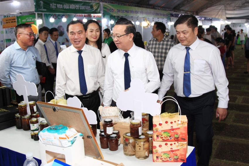 Nâng tầm thương hiệu Việt, hướng về đồng bào miền Trung