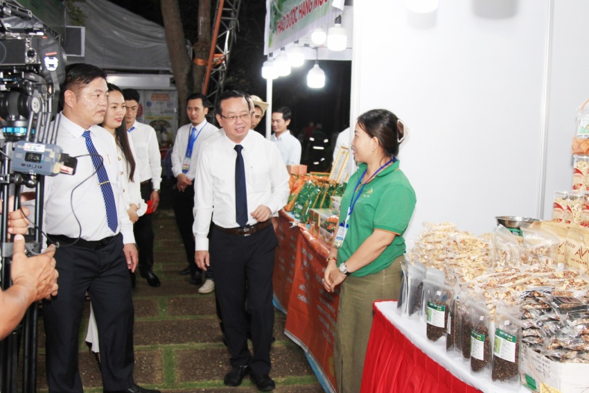 Nâng tầm thương hiệu Việt, hướng về đồng bào miền Trung