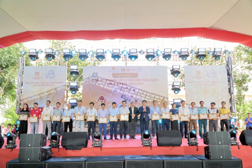 Đội tuyển PVU đạt giải Ba toàn đoàn tại Kỳ thi Olympic Vật lý sinh viên toàn quốc năm 2025