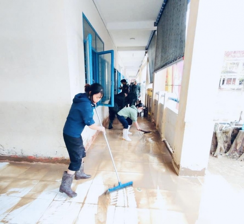 Tuổi trẻ Vietsovpetro hướng về vùng lũ Gia Lai với chương trình “Tiếp bước đến trường”