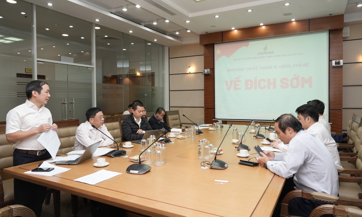 Đảng bộ BMQL&ĐH Petrovietnam quán triệt tinh thần thi đua 