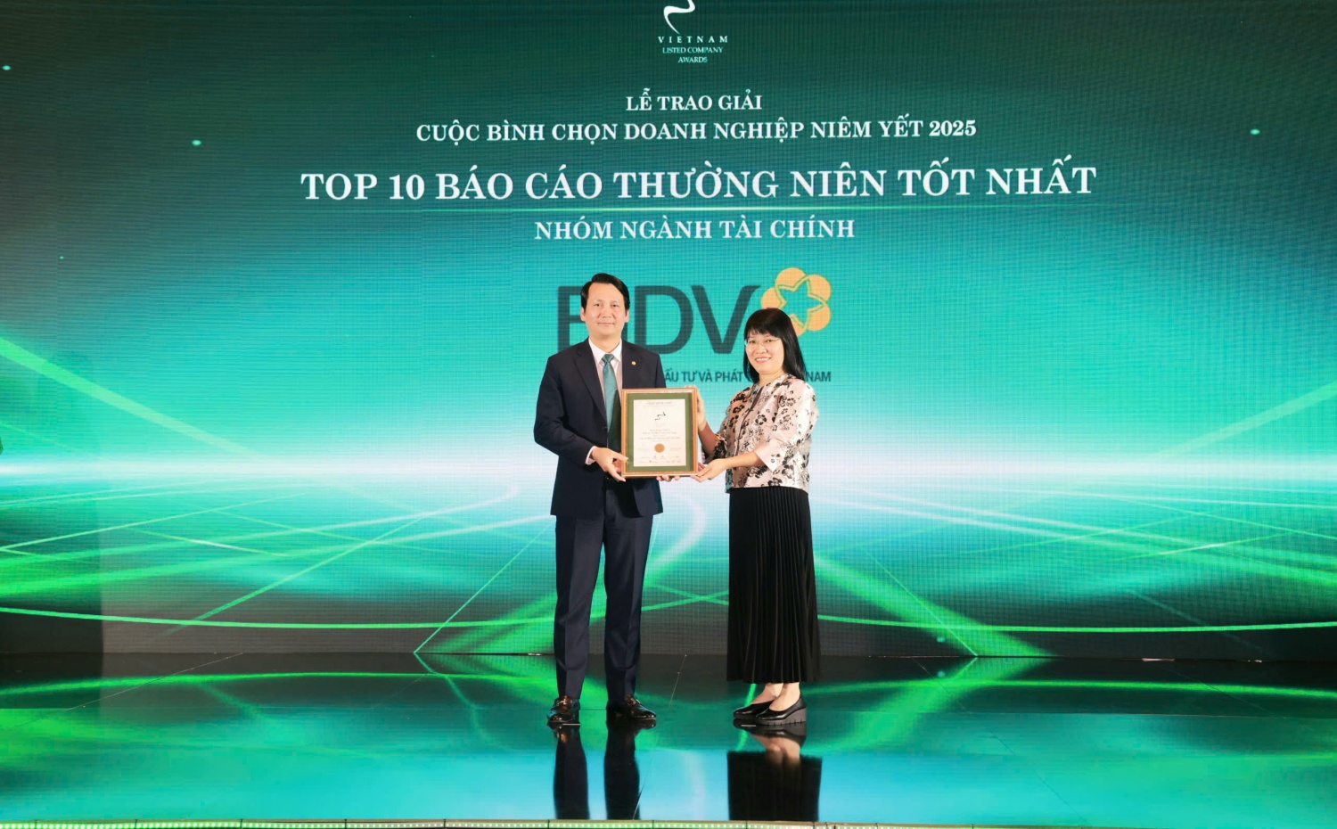 BIDV nhận giải Báo cáo thường niên tốt nhất lần thứ 3 liên tiếp BIDV nhận giải Báo cáo thường niên tốt nhất lần thứ 3 liên tiếp