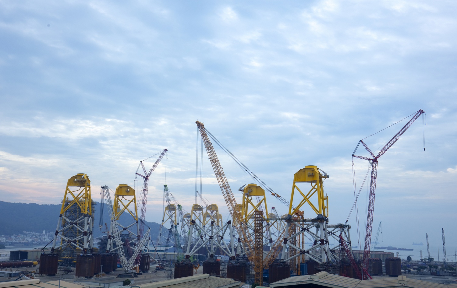 Dấu ấn nội lực của Petrovietnam trên những công trình siêu trường, siêu trọng